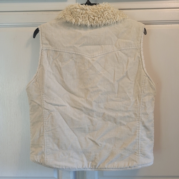 Vintage Maurices Cream Corduroy Vest With Sherpa Lining And Collar - Picture 4 of 6